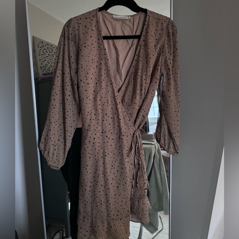 Abercrombie & Fitch Brown Tan Wrap Dress Long Sleeve, size medium